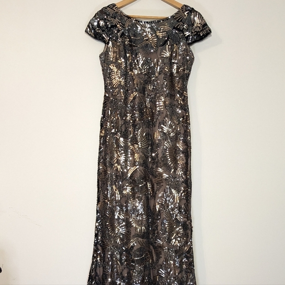 Calvin Klein Cap-Sleeve Sequined Gown Train Maxi Silver Open Back Boat Size 4 - Picture 5 of 9